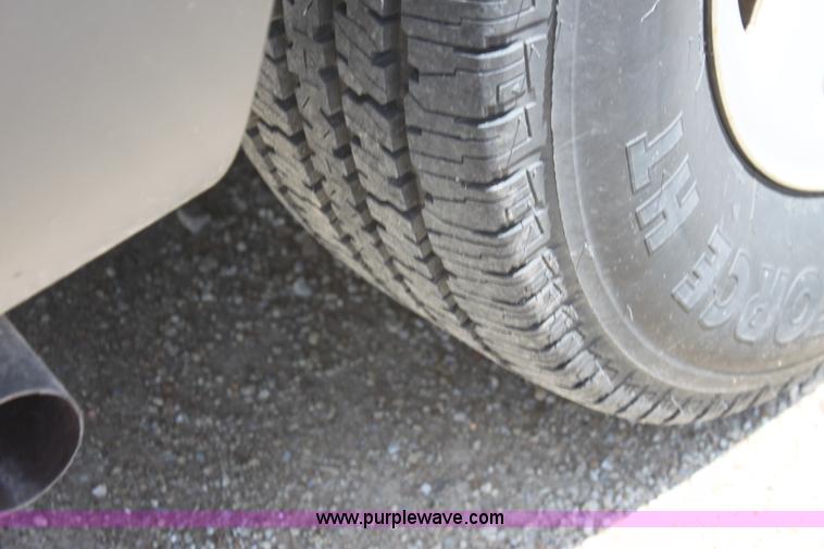 image for item I7403 2005 Ford Expedition SUV