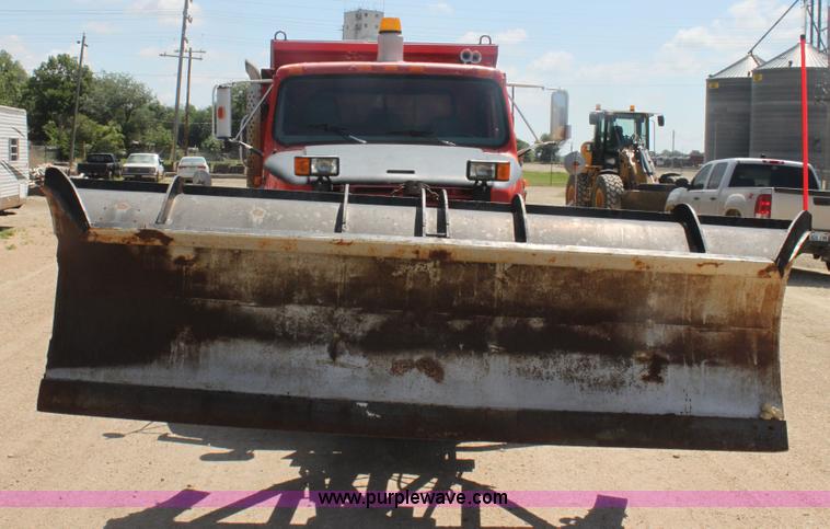 image for item I7404 1997 International 4900 dump truck