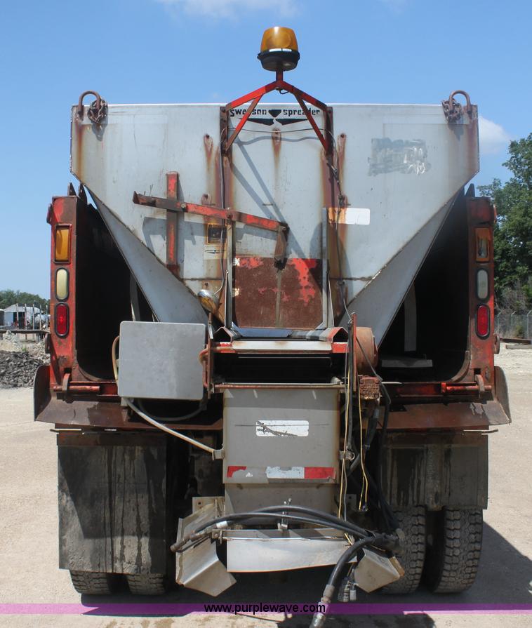 image for item I7404 1997 International 4900 dump truck