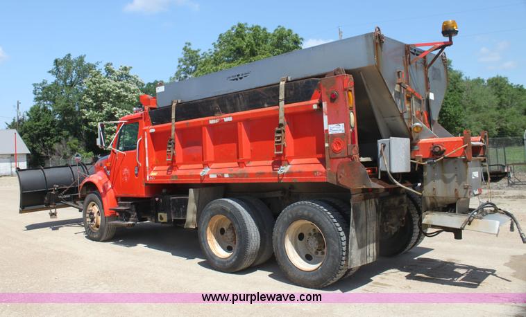 image for item I7404 1997 International 4900 dump truck