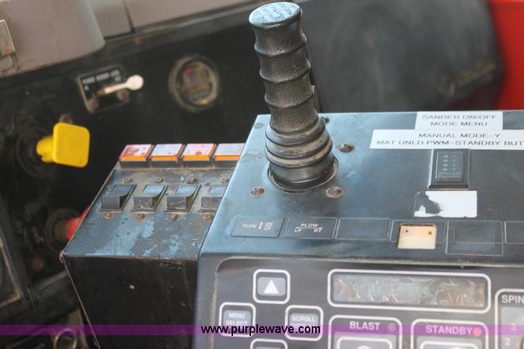 image for item I7404 1997 International 4900 dump truck