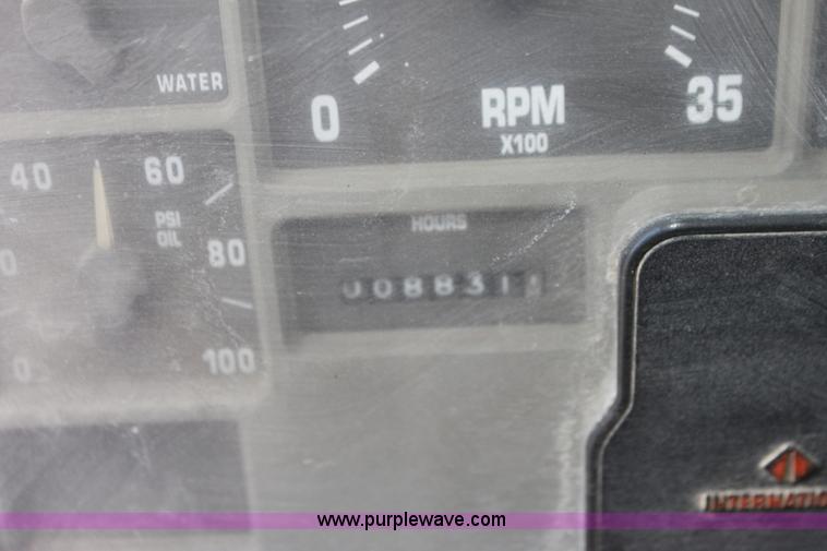 image for item I7404 1997 International 4900 dump truck