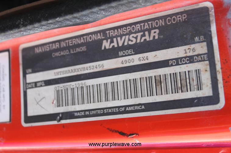 image for item I7404 1997 International 4900 dump truck