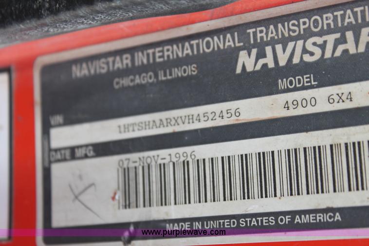 image for item I7404 1997 International 4900 dump truck