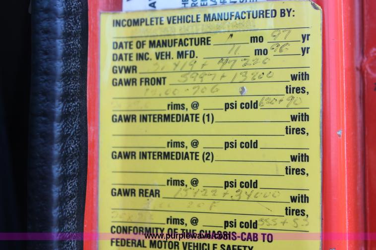 image for item I7404 1997 International 4900 dump truck