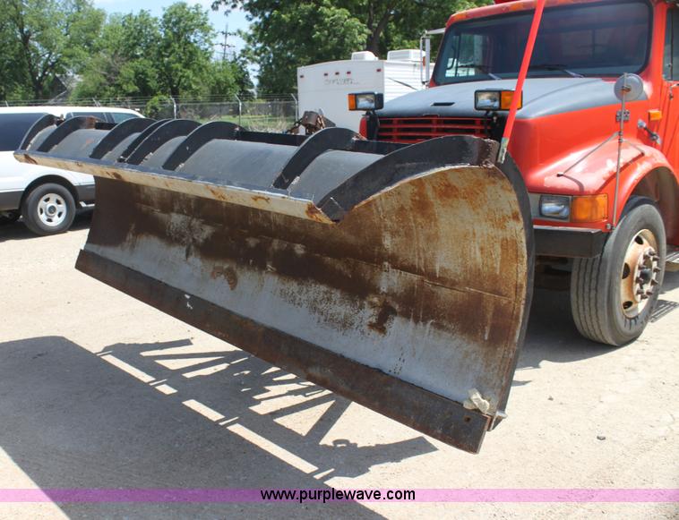 image for item I7404 1997 International 4900 dump truck