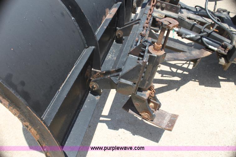 image for item I7404 1997 International 4900 dump truck