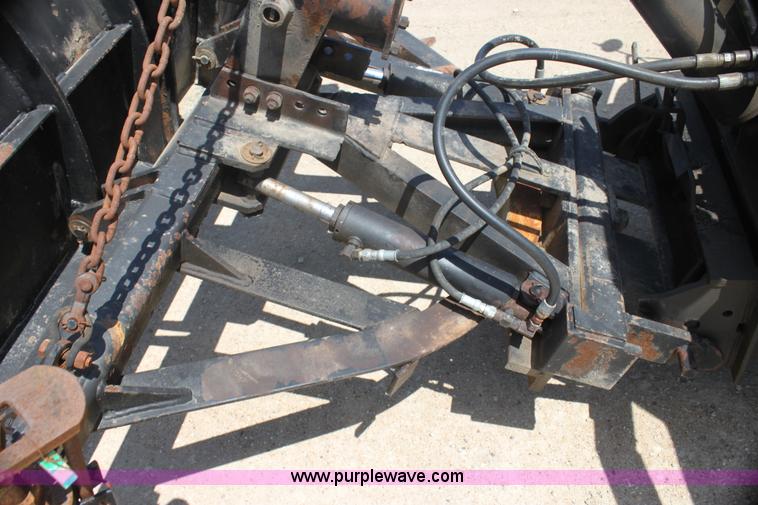 image for item I7404 1997 International 4900 dump truck