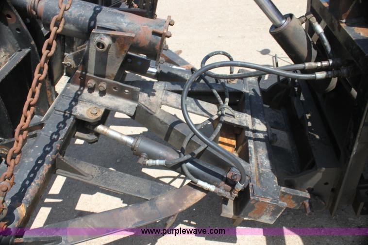 image for item I7404 1997 International 4900 dump truck