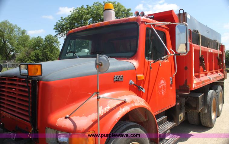 image for item I7404 1997 International 4900 dump truck