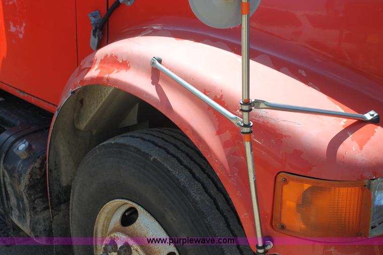 image for item I7404 1997 International 4900 dump truck