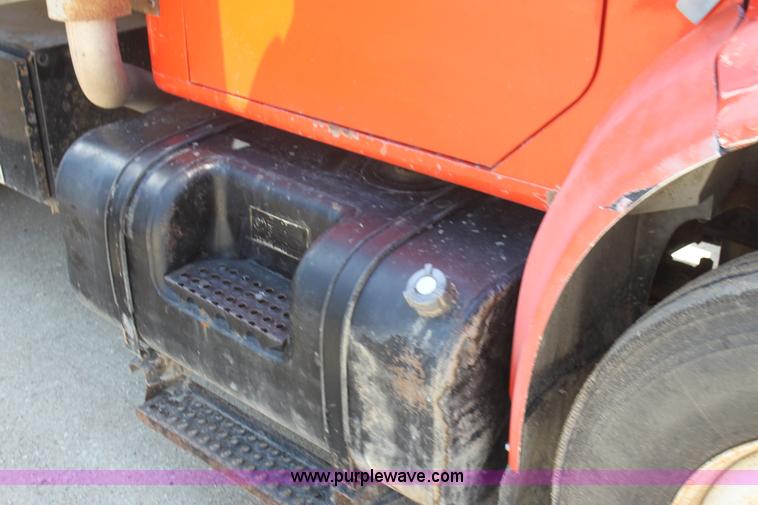 image for item I7404 1997 International 4900 dump truck