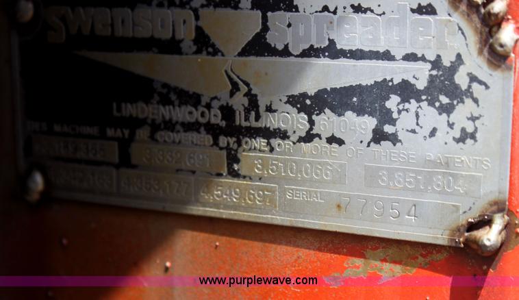 image for item I7404 1997 International 4900 dump truck