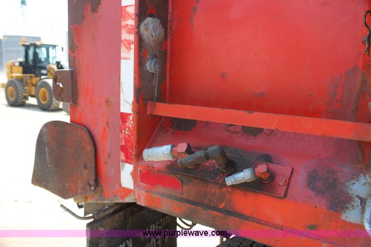 image for item I7404 1997 International 4900 dump truck