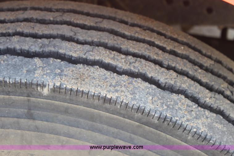 image for item I7404 1997 International 4900 dump truck