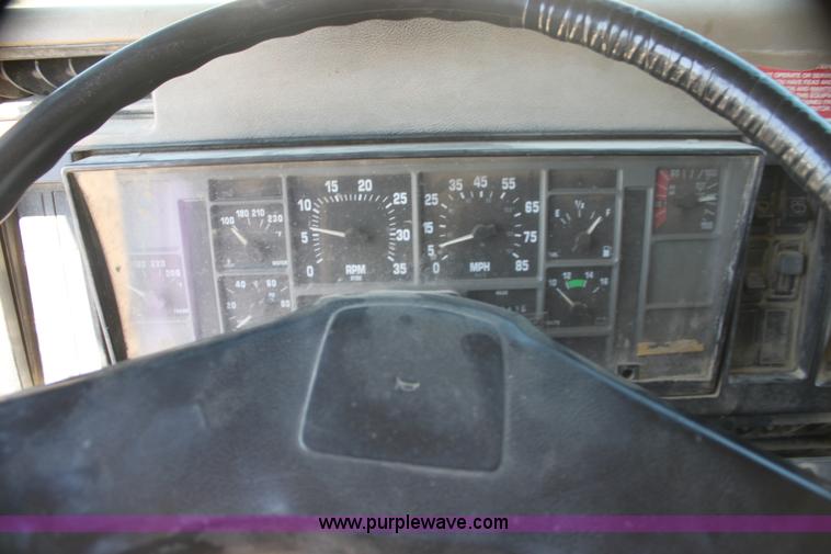 image for item I7405 1995 International 4700 dump truck