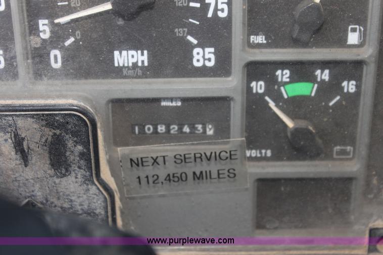 image for item I7405 1995 International 4700 dump truck