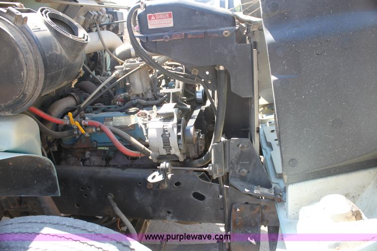 image for item I7405 1995 International 4700 dump truck