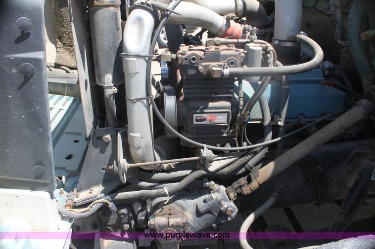 image for item I7405 1995 International 4700 dump truck