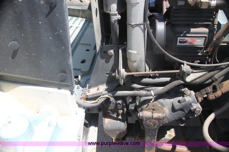 image for item I7405 1995 International 4700 dump truck