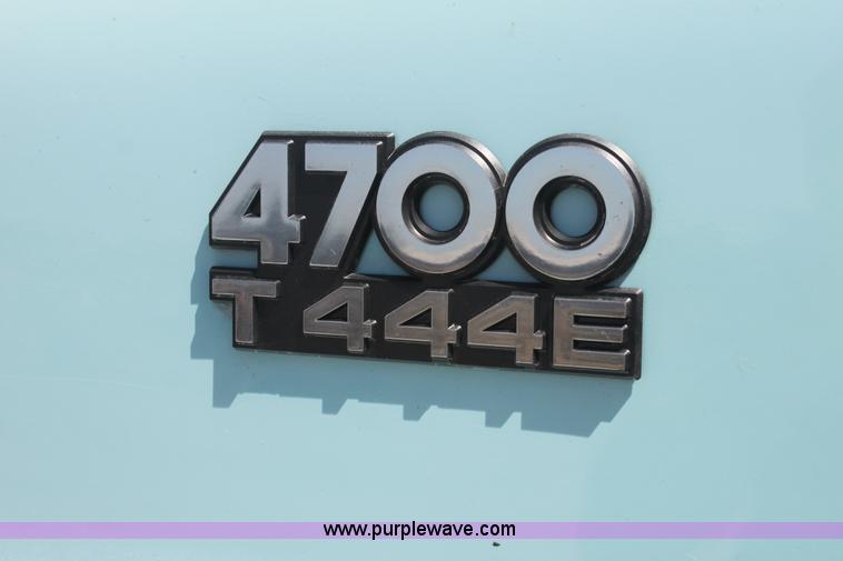 image for item I7405 1995 International 4700 dump truck