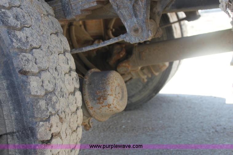 image for item I7405 1995 International 4700 dump truck