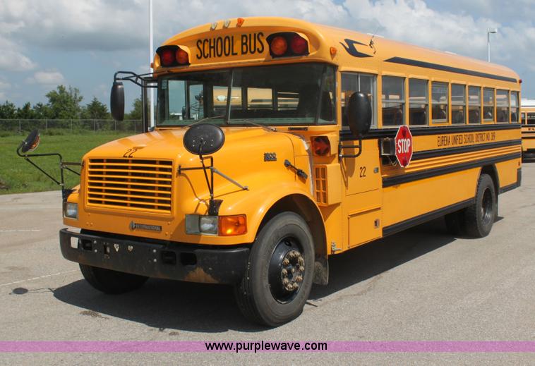 image for item I7406 2003 International 3800 school bus
