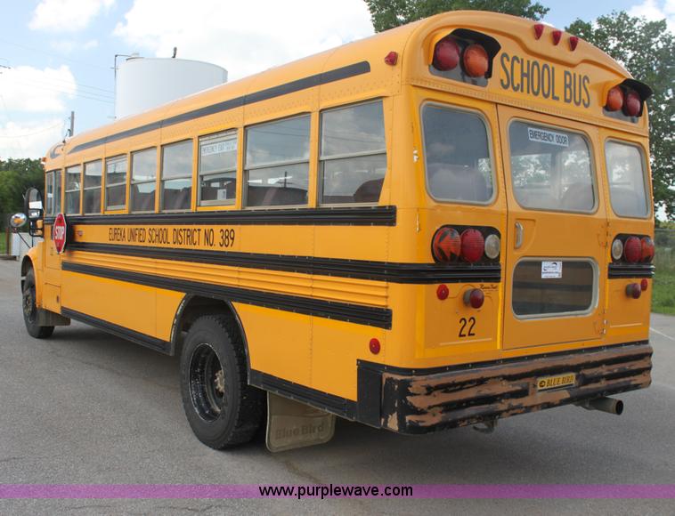 image for item I7406 2003 International 3800 school bus