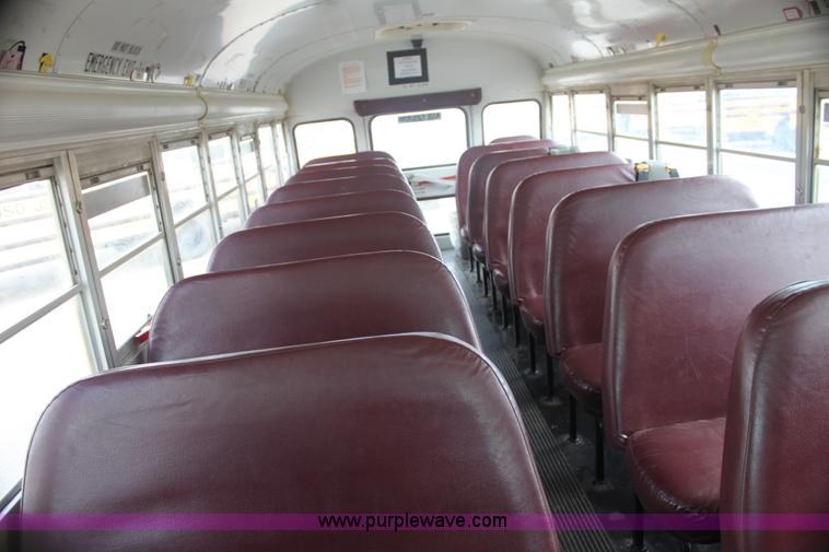 image for item I7406 2003 International 3800 school bus