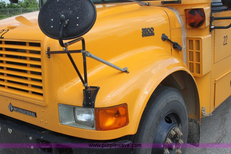 image for item I7406 2003 International 3800 school bus