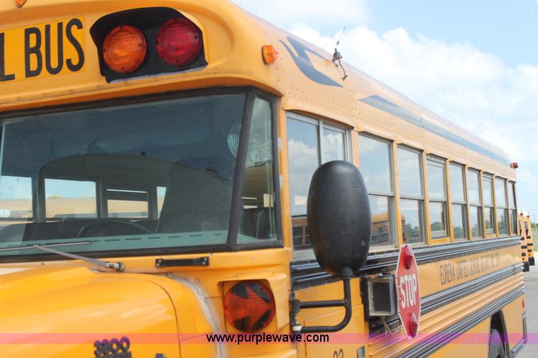 image for item I7406 2003 International 3800 school bus