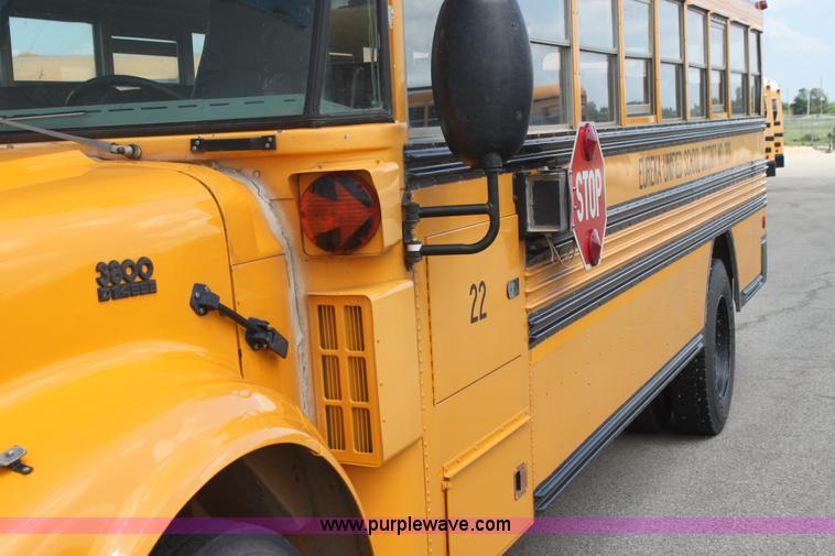 image for item I7406 2003 International 3800 school bus