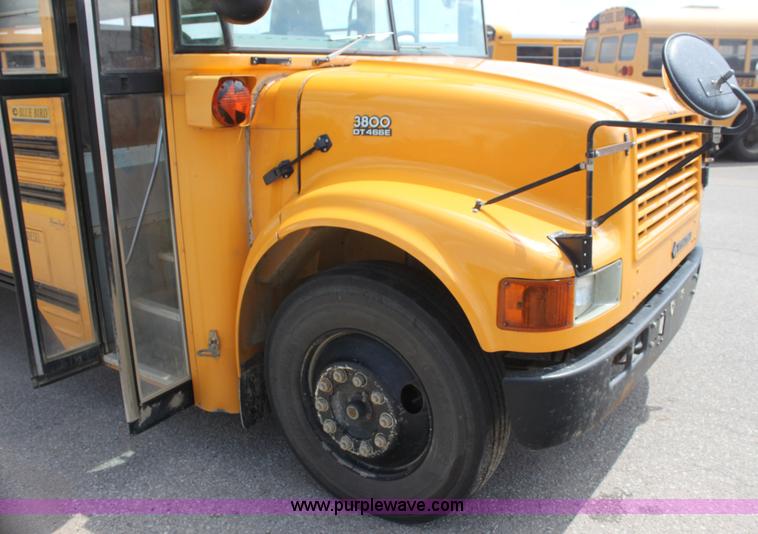 image for item I7406 2003 International 3800 school bus