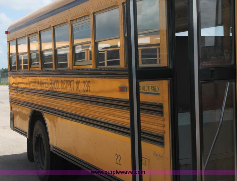 image for item I7406 2003 International 3800 school bus