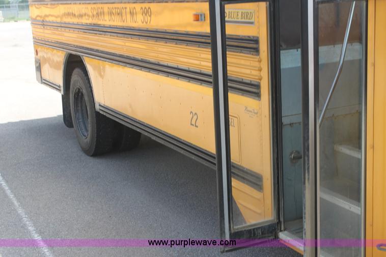 image for item I7406 2003 International 3800 school bus