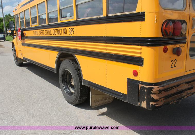 image for item I7406 2003 International 3800 school bus