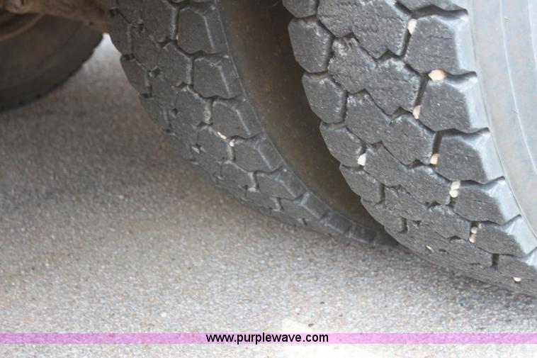 image for item I7406 2003 International 3800 school bus