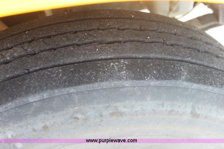 image for item I7406 2003 International 3800 school bus