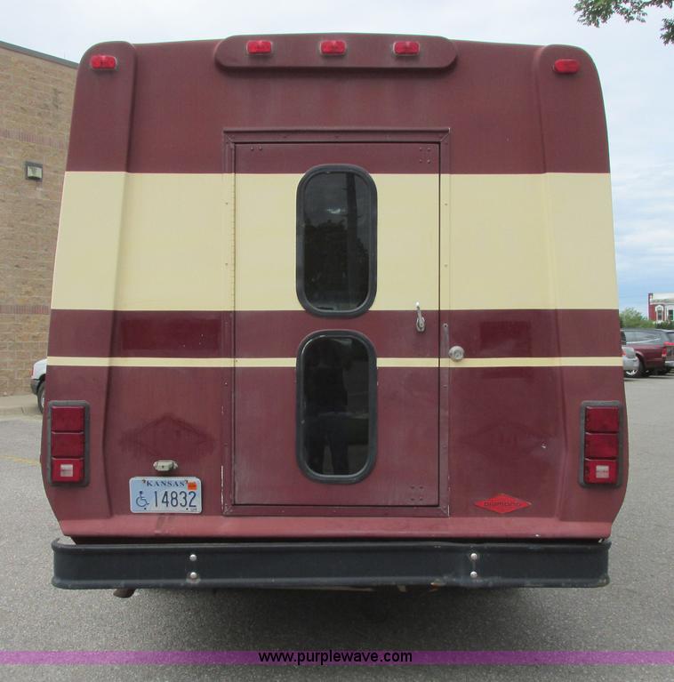 image for item I9588 2002 Ford Econoline E450 2200 VIP bus