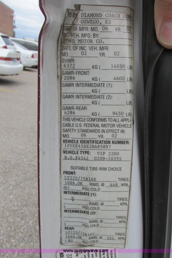 image for item I9588 2002 Ford Econoline E450 2200 VIP bus