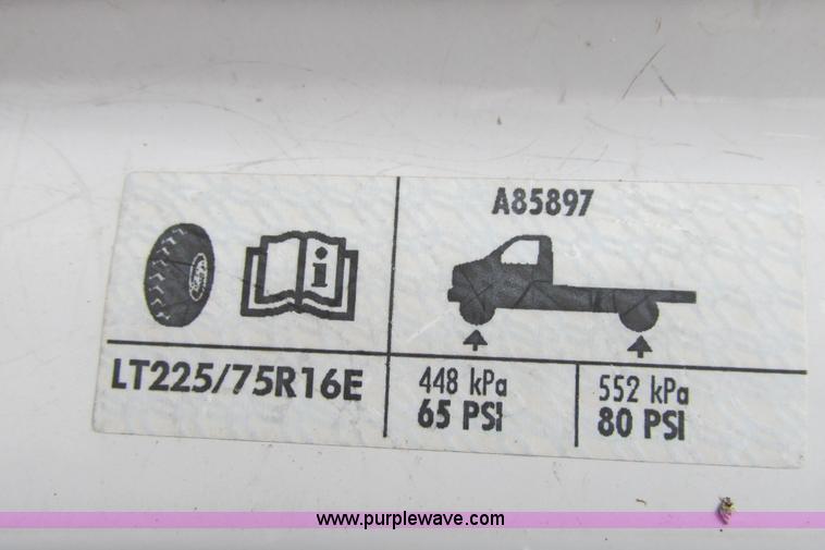 image for item I9588 2002 Ford Econoline E450 2200 VIP bus