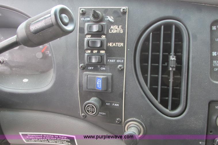 image for item I9588 2002 Ford Econoline E450 2200 VIP bus