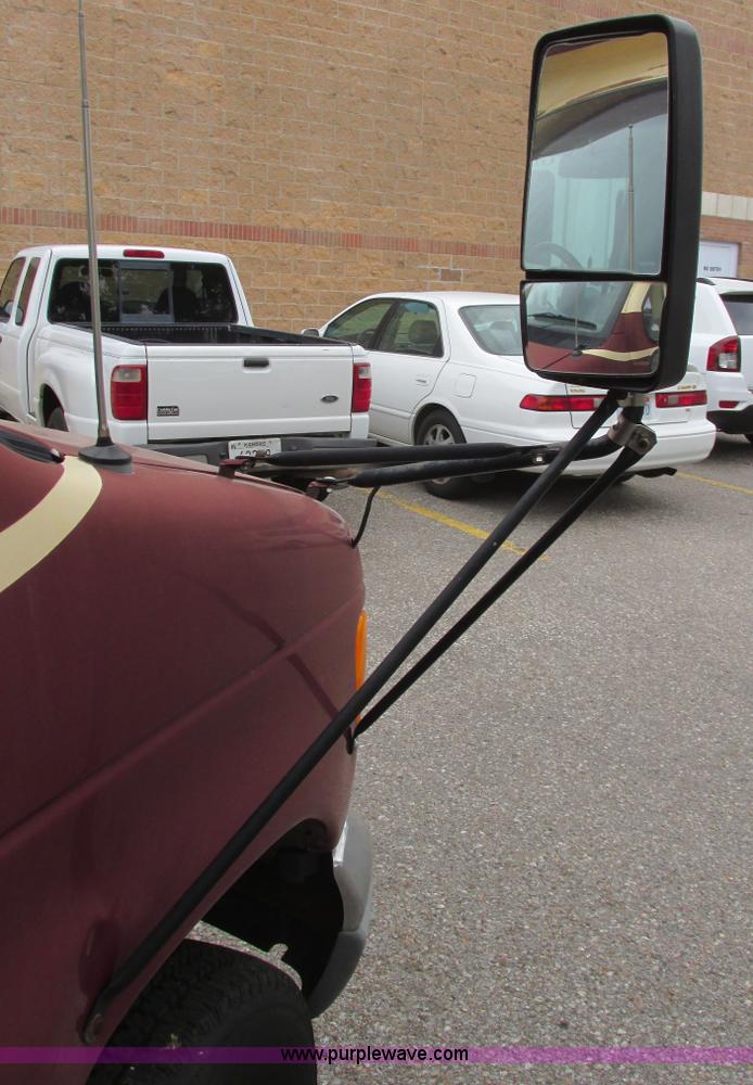 image for item I9588 2002 Ford Econoline E450 2200 VIP bus