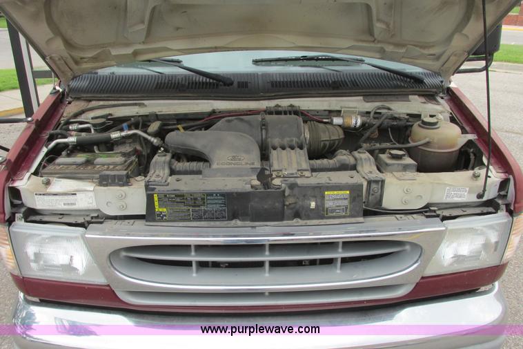 image for item I9588 2002 Ford Econoline E450 2200 VIP bus