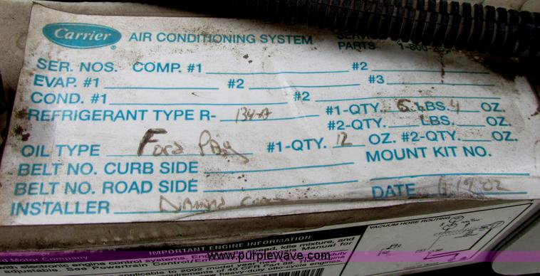 image for item I9588 2002 Ford Econoline E450 2200 VIP bus