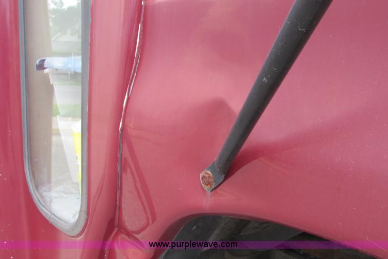 image for item I9588 2002 Ford Econoline E450 2200 VIP bus