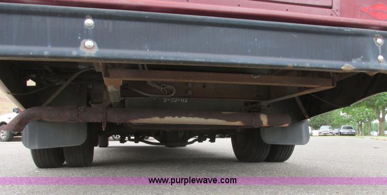 image for item I9588 2002 Ford Econoline E450 2200 VIP bus