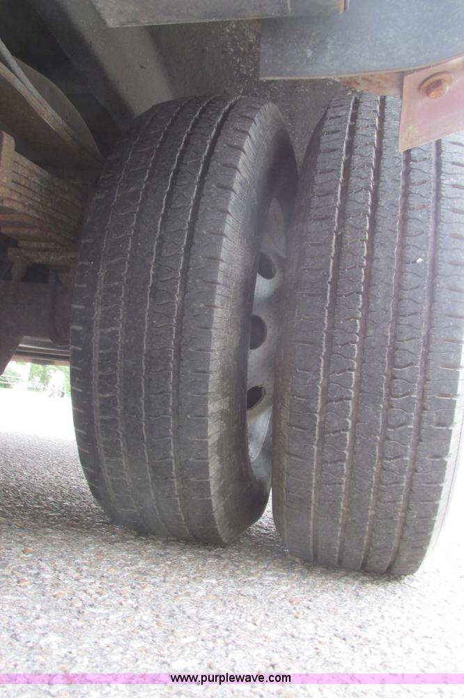 image for item I9588 2002 Ford Econoline E450 2200 VIP bus