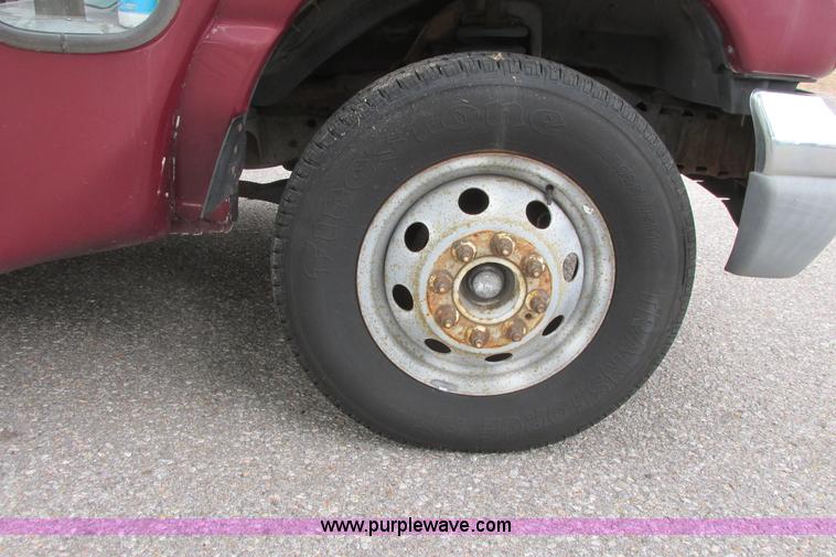 image for item I9588 2002 Ford Econoline E450 2200 VIP bus