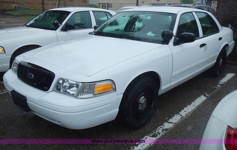 image for item J3221 2010 Ford Crown Victoria Police Interceptor